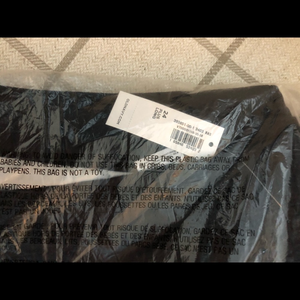 NWT old navy Black pixie pants size 24L